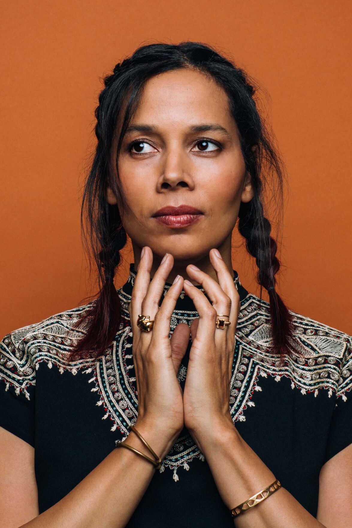 FEATURE-NoneSuch_RhiannonGiddens_EbruYildiz_580.jpg
